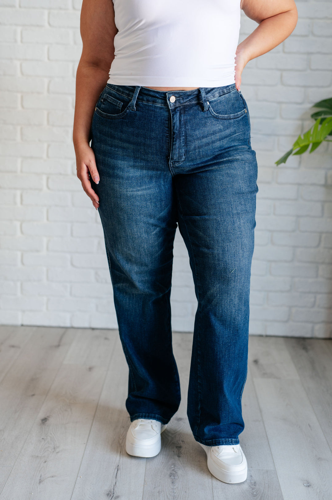 Muriel Mid Rise *TUMMY CONTROL* Classic Straight Judy Blue Jeans