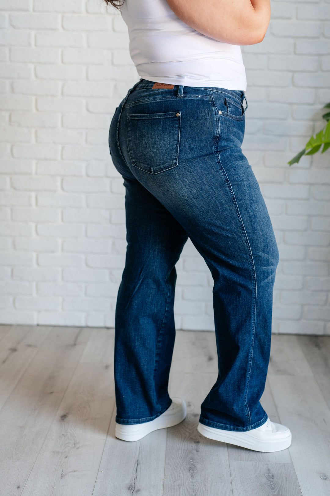 Muriel Mid Rise *TUMMY CONTROL* Classic Straight Judy Blue Jeans