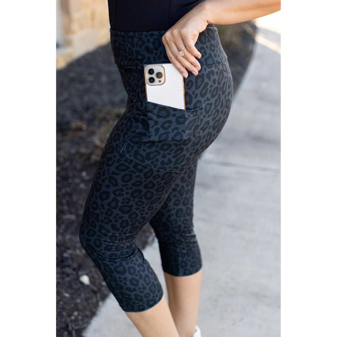 * OW Black LEOPARD CAPRI with POCKETS