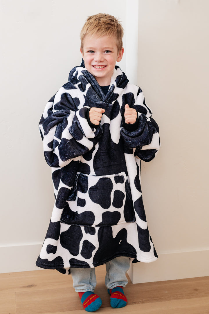 Kids Oversized Hoodie Blanket in Cow